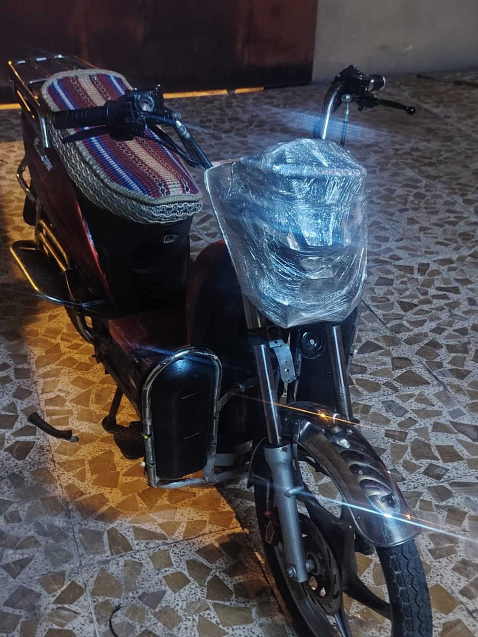 السلام عليكم/
دراجه شحن نوع هارلي شركه الأخوين 
دراجه نضيفه 
لايت عالي ناصي
أربع سرع 1234 
السعر //350 الشراي يجي خاص


**إذا كنت صاحب هذا الإعلان وتريد حذفه لأي سبب، رجاءا أرسل رسالة إلى الدعم الفني**