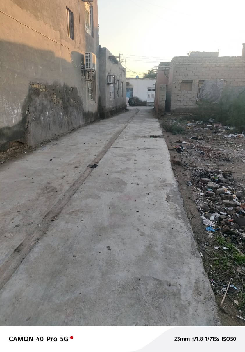 قطعه لبيع طابو صرف مساحة ١٧٥ ناحية الفضليه حي نور خدمات ماء كهرباء شارع مجاري شارع صب سعر ٢٨ وبي مجال قليل وتصال عله رقم *********** وتصال عله واتساب
