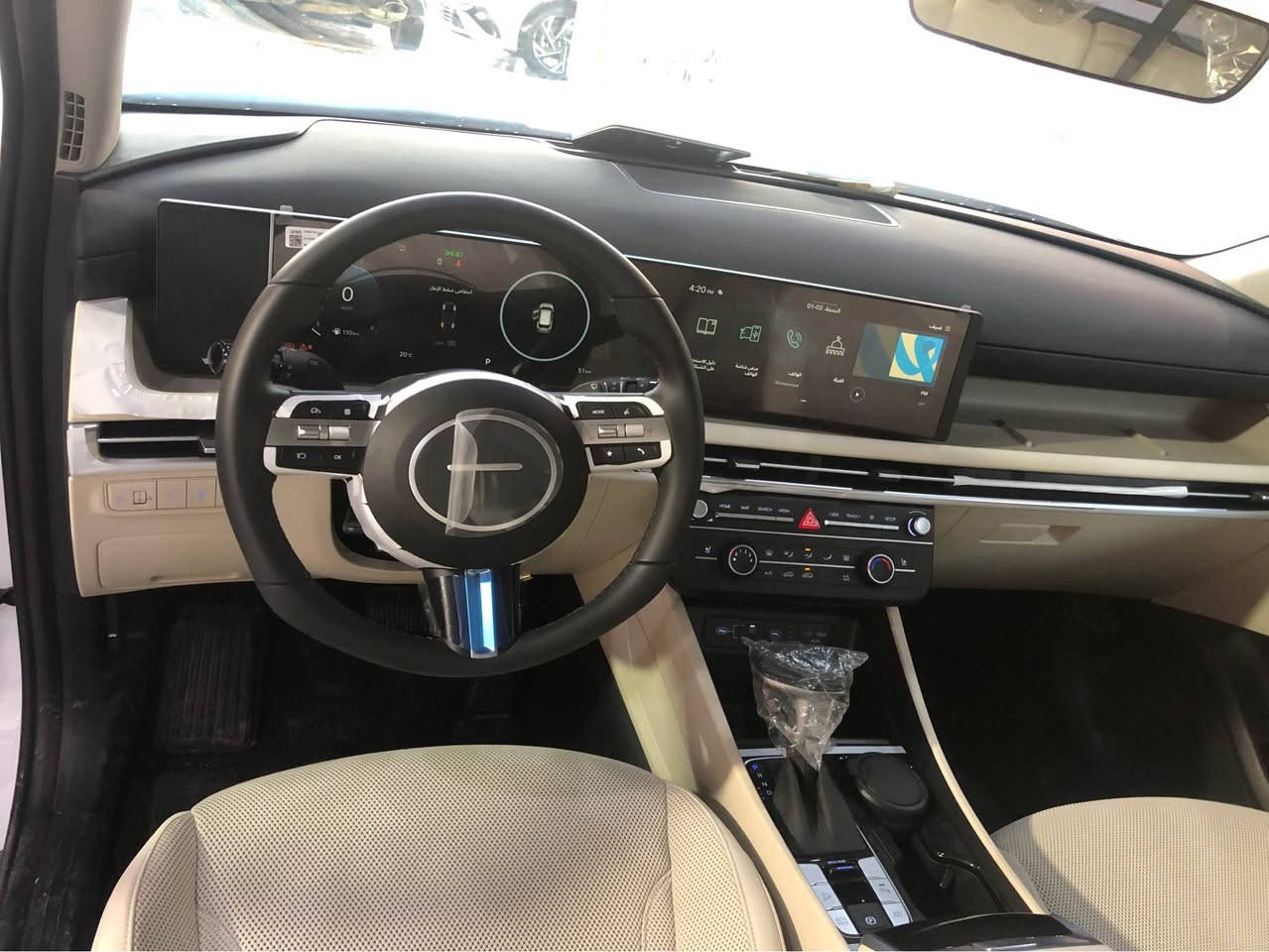 السلام عليكم 

للبيع (توسان 2025) زيروووو ماشيه (51) كيلو فقط 

السعر المطلوب 34,500 مليون 

“ملاحظه" : السيارة فوللل مواصفات ما عدا (البنراما)
مواصفات ( بصمه عداد الاكتروني مع شاشه متصله ثلاث وضعيات قياده سايد بريك بصمه مانع انزلاق جنطه كهرباء كامره خلفيه 360درجه مع حساس امامي خلفي تحكم ستيرن كامل لد نهاري LED  مع مساعد منحدرات مع قطعتين تبريد مع اوتو هولد مع مقاعد الاماميه تدفئه تبريد مع بردات خلفيه مع شاحن لاسلكي مع مقاعد الاماميه كهرباء مري شفط اشارة بالمري تشغيل عن بعد )

للاستفسار الاتصال 
*********** كربلاء, العراق
