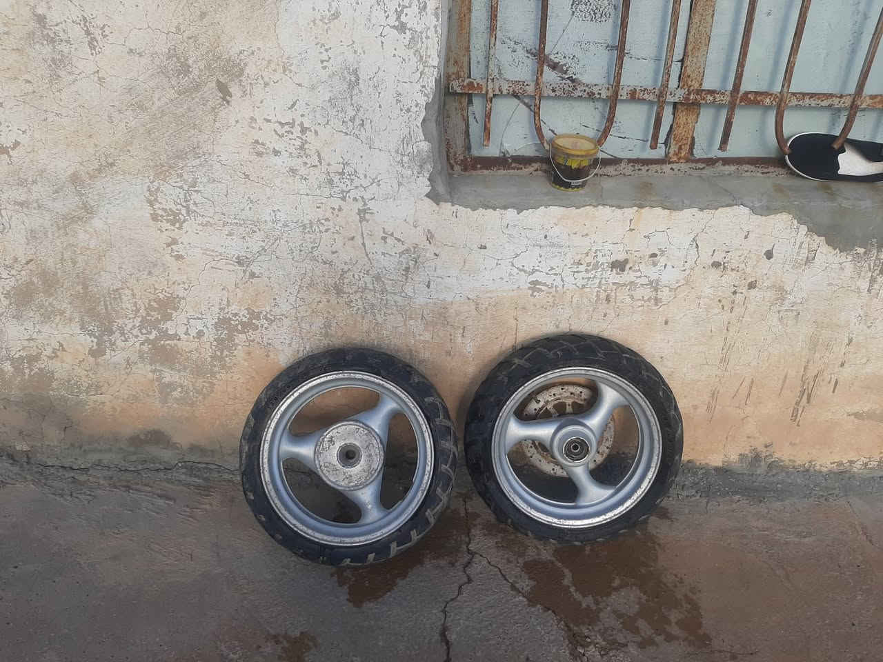 السلام عليكم متاح ويالا مال موطور بس ماعرف نوعوا ويالا بيهن تايرات ب30وبيهن مجال مكان تكريت قريه المحزم ***********
