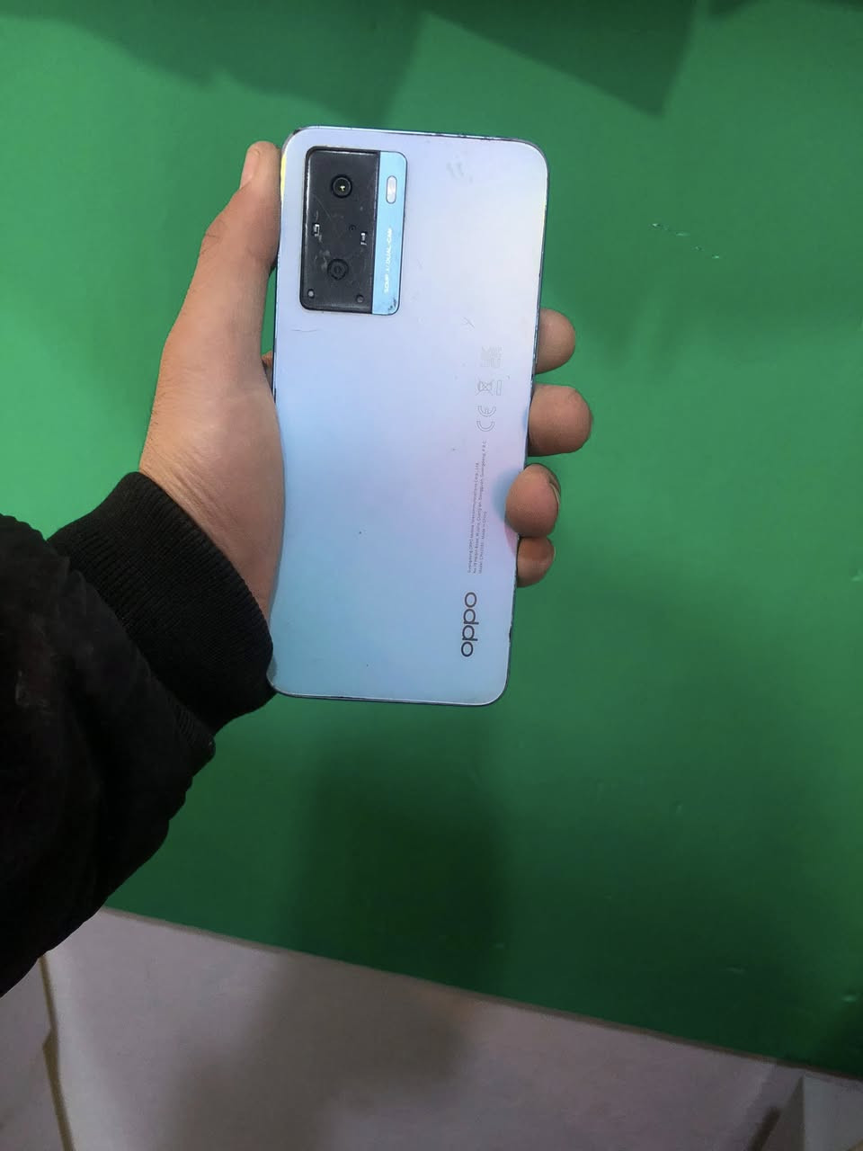 السلام عليكم جهاز لبيع oppoA77 الجهاز نضيف فقط العدسة مالت الكاميرة ماموجود الجهاز مستبدل شاشة اصلية وكالة انطي بيه ضمان السعر ٥٤ قفل الذاكرة ١٢٨ عشواية ٤ ***********
