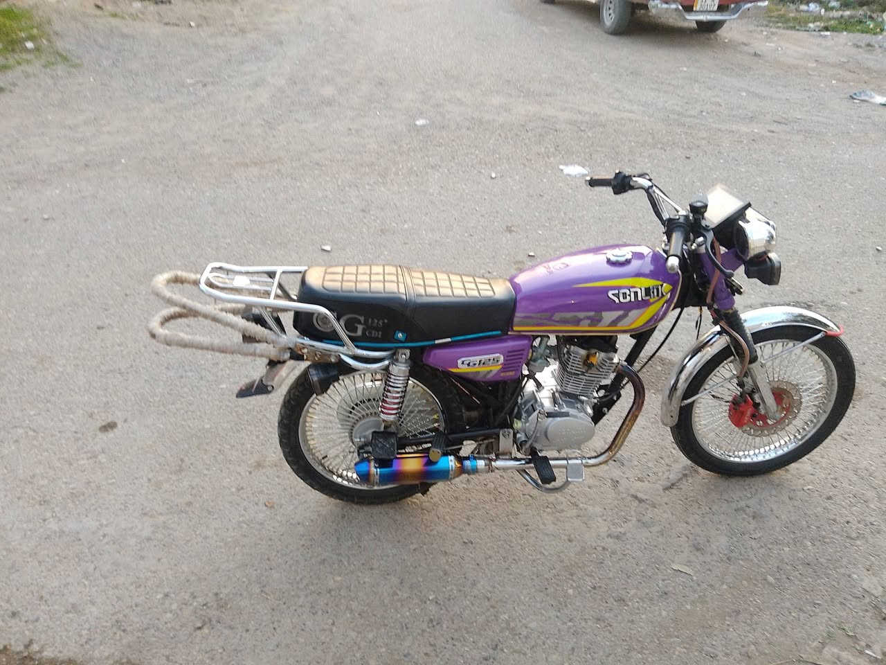 السلام عليكم دراجه موديل 25 كفاله عامه محرك مامفتوح جديده مصار هواي من ماخذها السعر 750 وبيها مجال ***********
