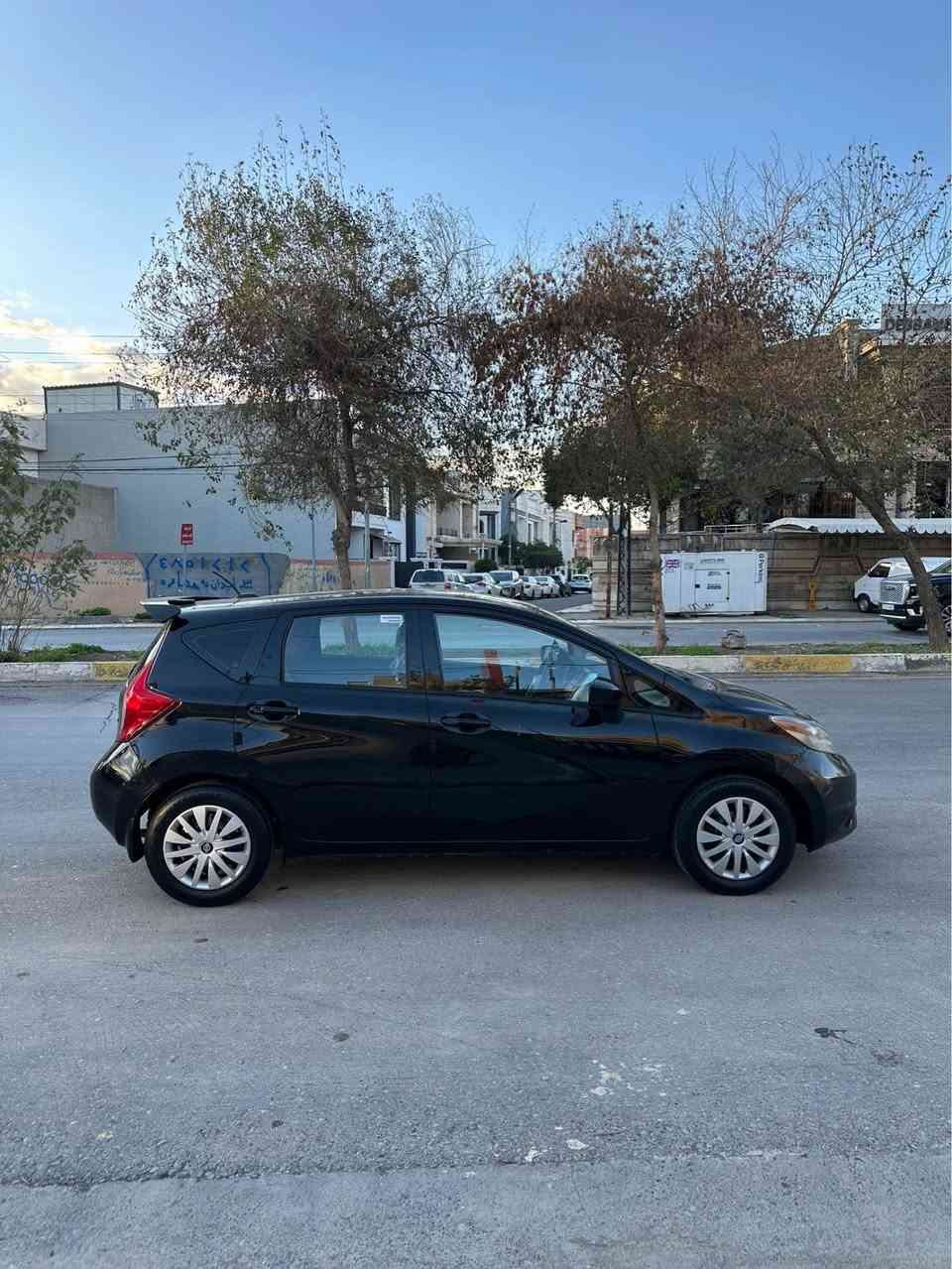 نیسان ڤێرسا مۆدیل 2016 مواسەفات SVگێر تۆماتیک سوکان ڤۆلێۆم تعدیل سورعە شاشە کامیرە حەساس چوار جام کارەبا قوفل مەرکەزی کۆنترۆڵ ABS چوار تایەی لۆک رەقەم و سەنەوی تازەیە بەناوی خۆمە بێ کێشەیە دووپارچە بۆیاغ بێ ناو گرتن بێ ئیرباک هیچ ئیرباکی نەتەقیوە سعر 96 وەرەقە ژم *********** اكر, نينوى
