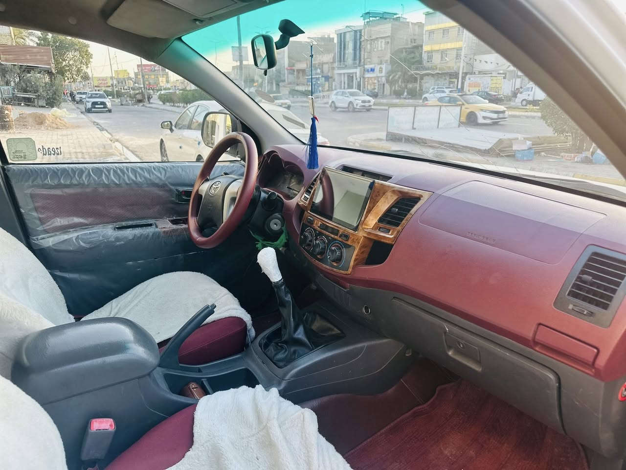 سلام عليكم البيع تويوتا هايلوكس ٢٠١٤  مكفوله صبغ وتبديل رقم مثنى  كير مكينه كفاله سعر السياره ١٨٣ مكان السياره السماوه اي استفسار انتصل ***********
