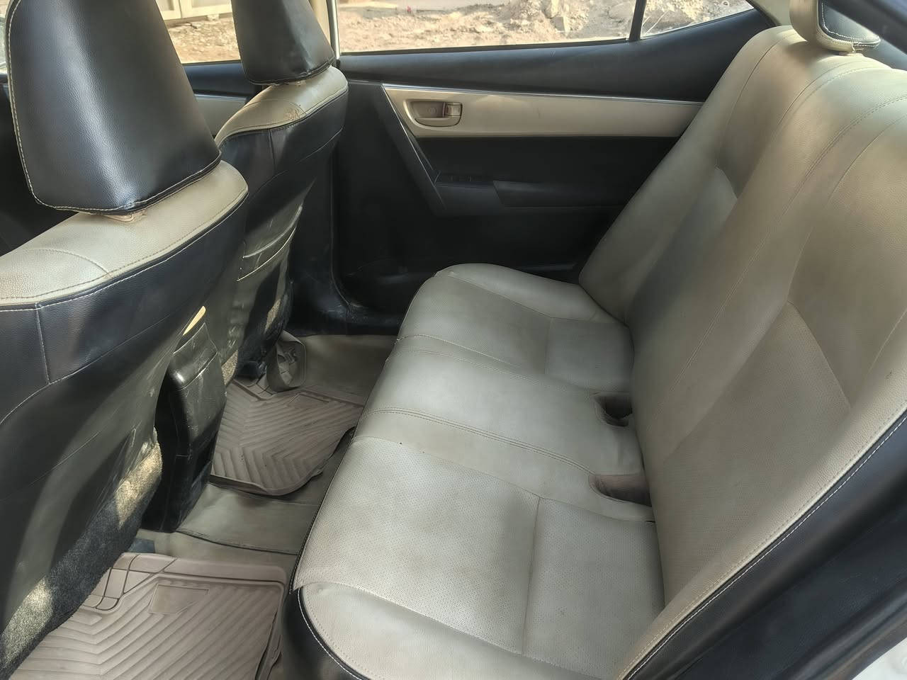 السلام عليكم
للبيع كورلا 2015خليجي 

رقم  مميز وسنويه وهزه جديد ال 30 وبسمي شرط تحويل 

سياره شرط كير محرك صبغ احزام بيه طخطخات خفيفه بدون دواخل وشاصي شرط

سياره داخل جلد لونين صدر نص عمر 

سياره ماشيه ١٨٠ السعر دفتر  100

وترهم مراوس النترا 2011

الاستفسار  مكان سياره تكريت 

***********//***********
