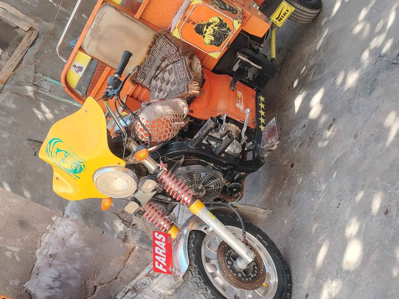 ستوته أيفان 2021   نضيفه مكفوله كفاله عامه    رقم سنويه 2028 .  بس بدل بيها بستم  والمحرك 2025 جديد  السعر 3000500 . يعني  تلاثه مليون ونص.. لاستفسار أكثر     ***********   او خاص..
