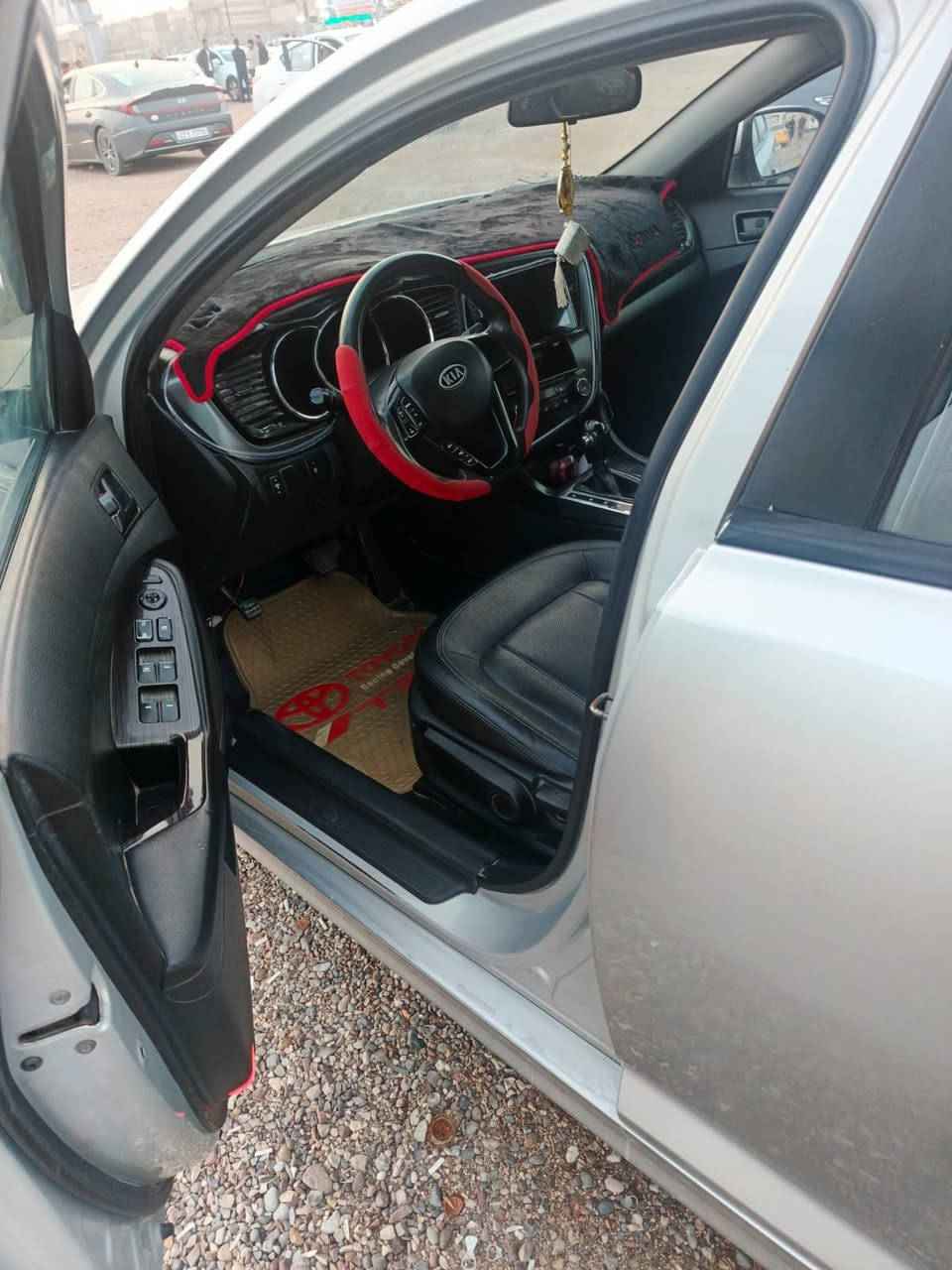 السلام عليكم سياره كي فايف 2011 وارد كوري جاهزه بدون نقص رقم بصره مشروع وطني 
السعر 97 مكان السياره بصره ***********
