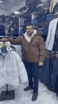 العنوان سوق هبهب شارع المجمعات 
ازياء محمد قاسم 
***********
السعر القطعه 13 الف 
قطعتين 25 الف
