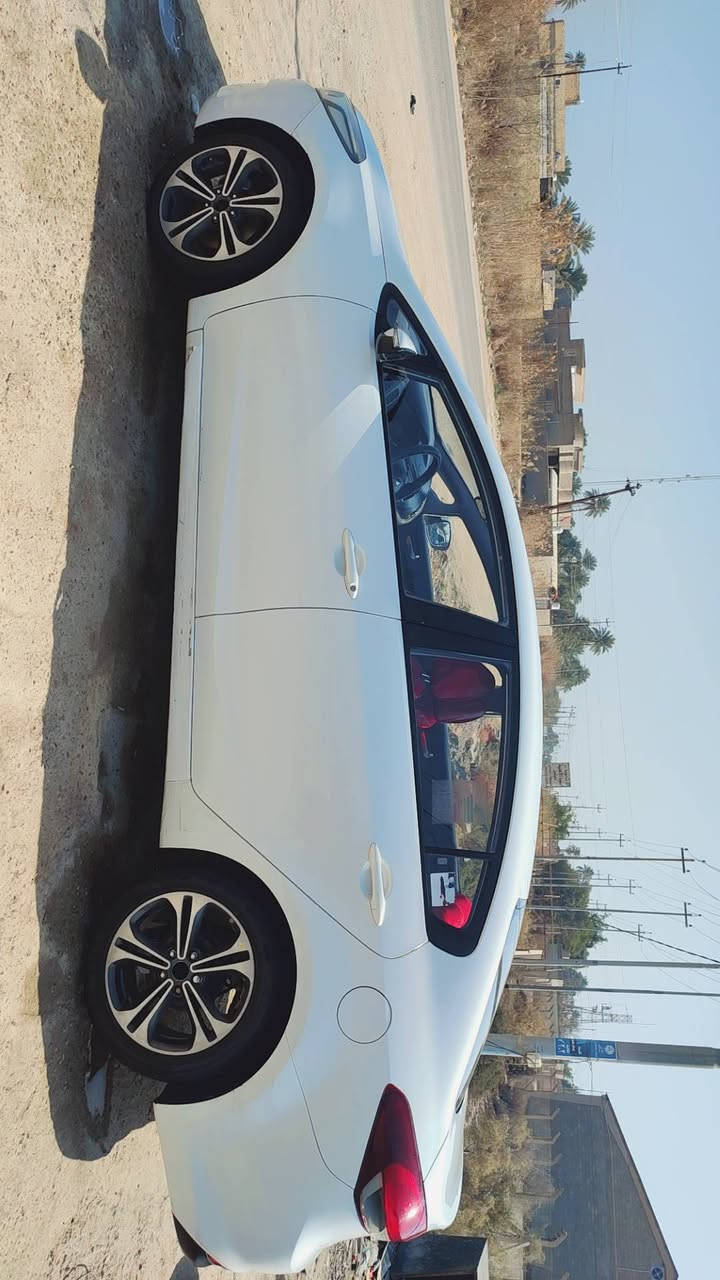 مكلف بالنشر للبيع كيا سيراتو موديل 2017 رقم أربيل سنوية ساقطة مكفولة من ضربة صبغ تبديل بيها بارد بسيط جداً السعر 133 وبيها مجال للأستفسار أكثر اتصل على الرقم *********** أو مراسلة محمد الفحام
