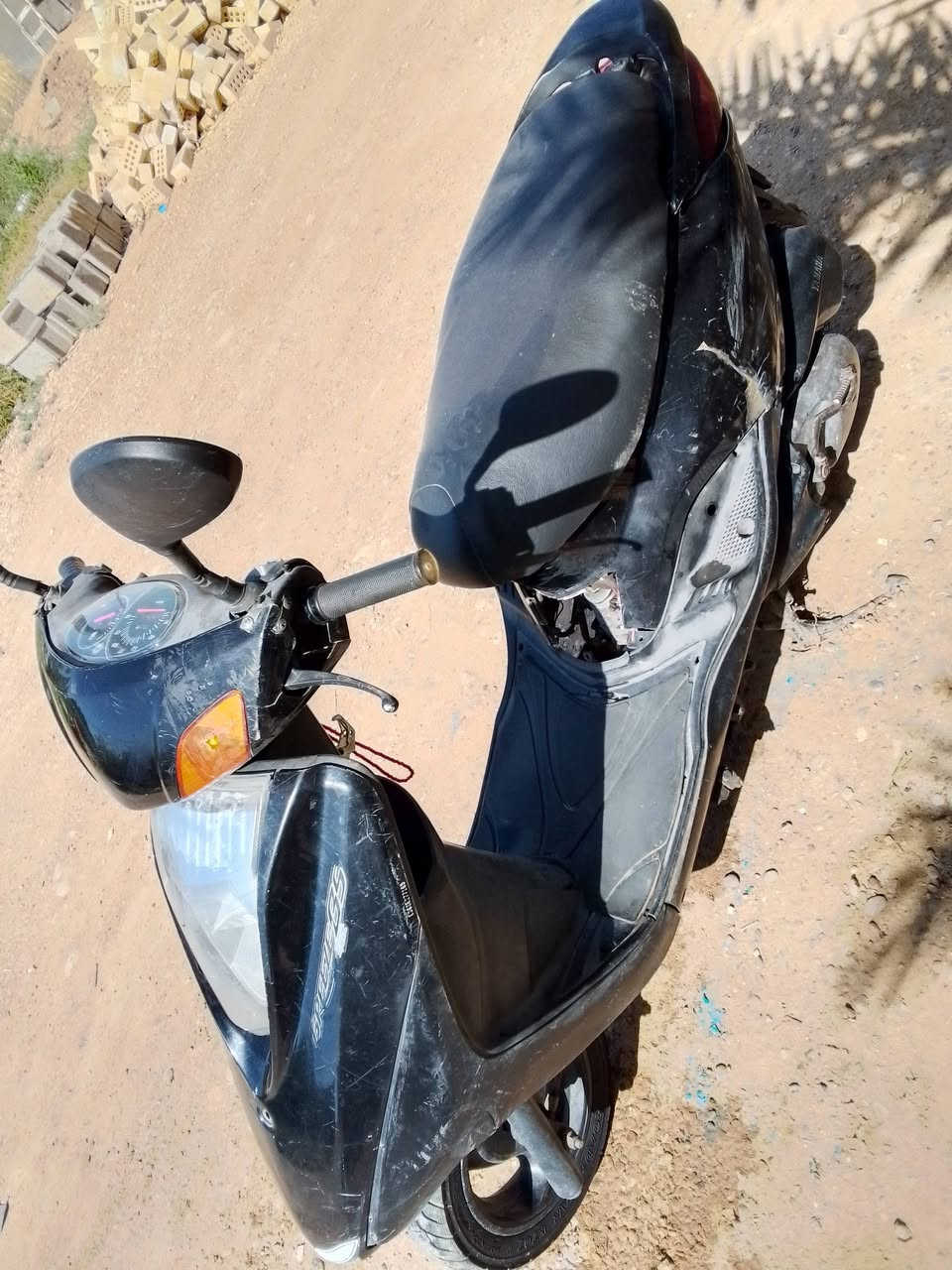 للبيع دراجه بريز 140 كهربيات كله شغاله حته الكيجات سلف وهندر محرك ناعم لاتبخير ولا شي دراجه كامله 
بس لكابريتر يرادله تبديل أو تنضيف مامثره بل مشي شلعه ومعدل سريعه سعر 350 وبيه حك الجيه مكان بغداد المدينه 
***********
