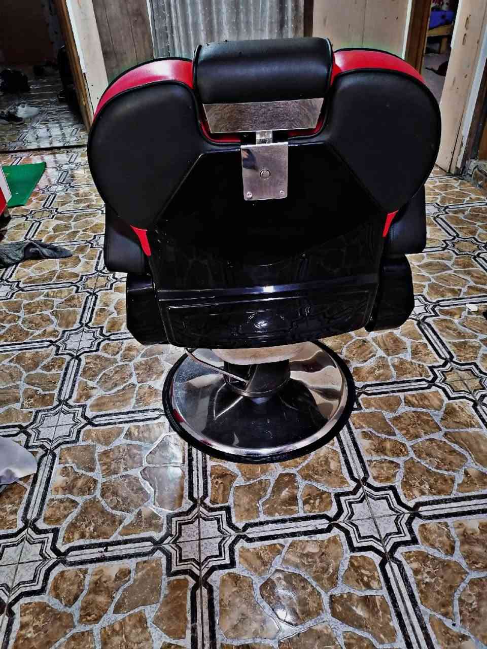 سلام عليكم من رخصه لادمنيه الطيبين كرسي حلاقه للبيع نظيف كله شغال واستخدام قليل والله ماخذه ٣٧٥ واريده ٢٥٠ الف وبيه مجال بيه هذا الكسر بسبب النقل يحتاج سيلكون فقط اني ما سويته حتى الي يريده يشوفه الكرسي جديد كلش وبعد احلى بالحقيقه ضخم والسفنج طبي ومريح جدآ في جلوس عنواني البصره حي الخليج الجمعيات ***********
