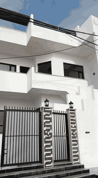 بيت حي التربيه ملحق الاولى 150متر طابقين الطابق الارضي مفصول عن الطابق الثاني البيت بناء حديث 2025 البيت نضام كاميرات والطابق الثاني نضام دكتات  البيت مطلوب 16مليون لجمعيه البيت سعر 146مليون   رقم الموبايل ***********    / ***********
