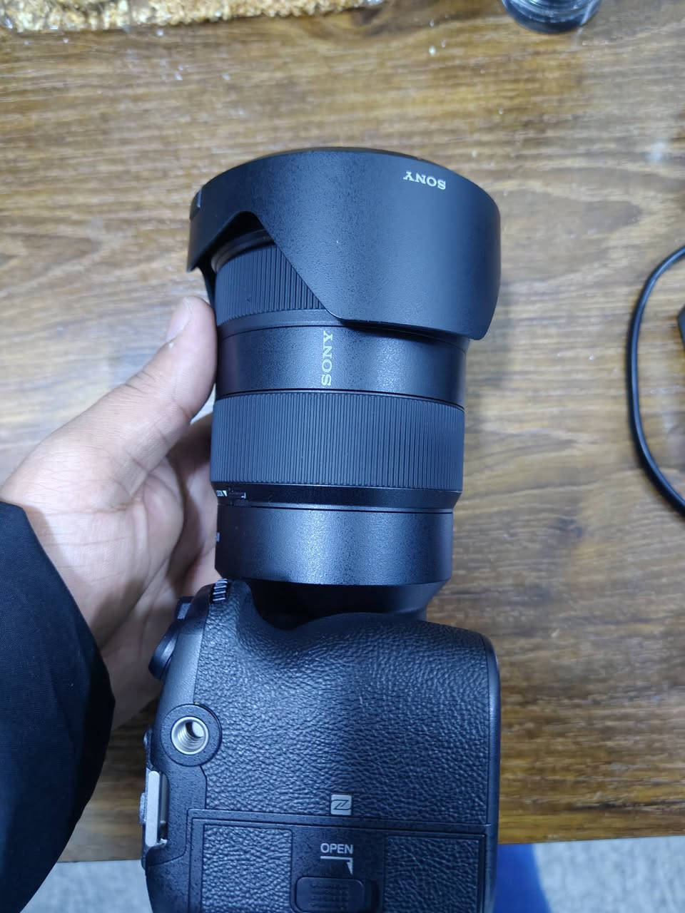 للبيع سوني fx3
عدسة 24_70 جي ماستر 2.8


**إذا كنت صاحب هذا الإعلان وتريد حذفه لأي سبب، رجاءا أرسل رسالة إلى الدعم الفني**