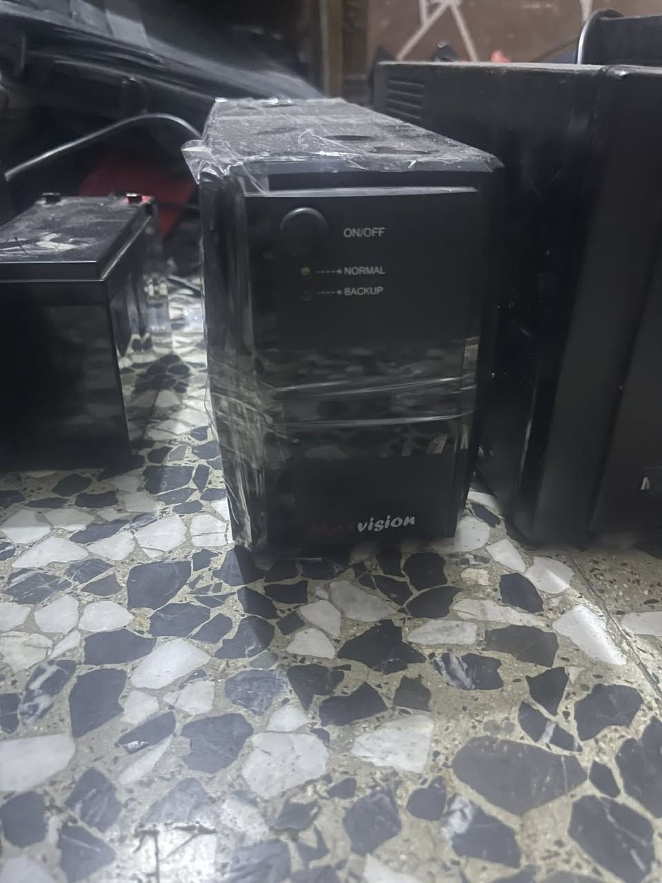 مجموعة يو بي اس للبيع يحتاجن بطاريات العدد 4 
الواحد ب15 الف 
يو بي اس راوتر شغال يحتاج بطاريه 
واثنين 850
  واحد 1500 
رقمي *********** 
مكاني بغداد  حي اور ام الكبر والغزلان مقابل قطاع 26
ملاحظة ما انتظر احد اي شخص يجيني ابيع لان محتاج ومستعجل
