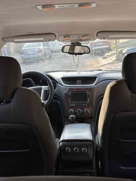 سلام عليكم
شوفر اترافاس موديل 14 السياره 7 راكب 
السياره فول ما عده الفتحه 
كيري و محرك و كهربائيات كفاله 
تبريد مركزي 
تشغيل عن بعد 
سياقه ذاتيه 
شاشه ابلاديه و شاشه قاره اعطال 
كامره و حساسات خلفيه 
تخم تاير جديد 
بيها دوسه اصليه 
زنون اصلي 
السياره جاهزه 
حادث باب الصدر و مبدل 
بجم كبس ايرباك سليم 

السعر 140

*********** واتساب 
بغداد
