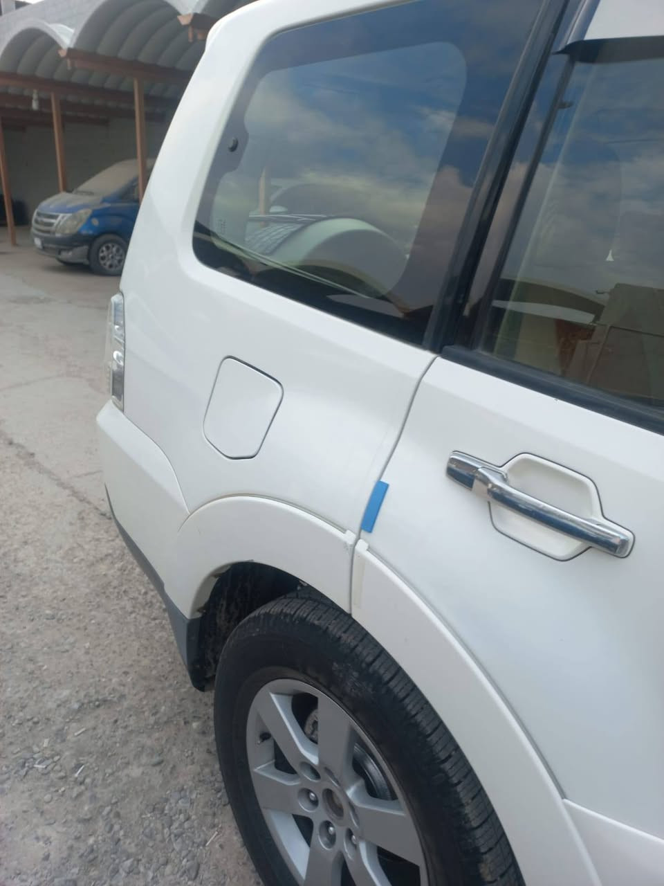 سلام عليكم باجيرو حبتور لون أبيض موديل 2008 سياره دعاميه صبغ اماميه صبغ شبر جاملغ ايمن  بيها بارد قليل بنيدمفتوح فتحه سقف كامره خلفيه7راكب كلها شغاله تبيرد3قطع دمام  ثلج بااسمي تحويل ثاني يوم
الاستفسار الاتصال 
***********
***********
