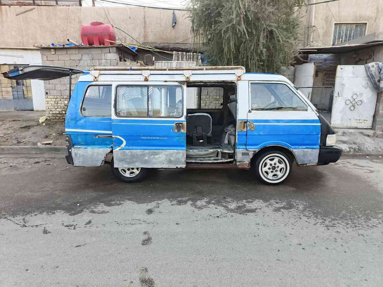 كيا بستا موديل 93 رقم حمل باسمي تحويل ثاني يوم مكينه جديدة كير بس نمره رابع مرات مايجي سنويه 2030 
السعر ٣٠ وبيه مجال بغداد الشعب
‏‪***********‬‏
