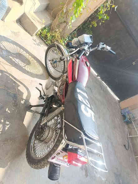 ماطور للبيع 
كير محرك بشرط شويه بي صرف
كهربائيات كله شغال 
ماطور جاهز سعره 290وبي مجال قليل 
***********
