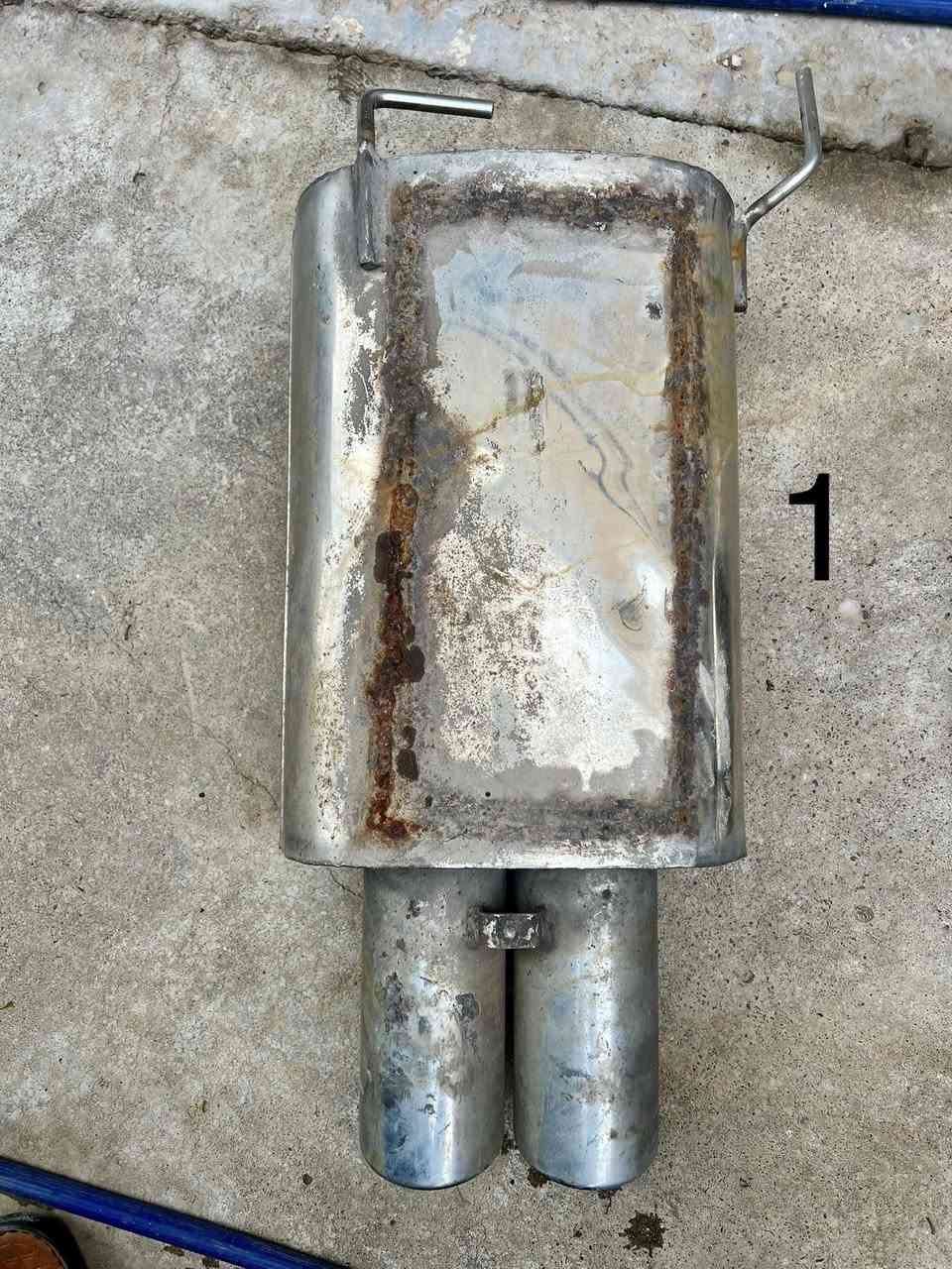 السلام عليكم
صالنصات رياضي عدد 2 للبيع
الرقم 1 المانيه اصليه مال بي ام صقر و ترهم لكل السيارات موجود الها فيديو بالمنشور الصالنصه مفتوحه و مفرغه من الداخل و صوتها كلش حلو سعرها 40 الف
الرقم 2 ستيل اصلي صوتها حيل قوي و هي معروفه اكثركم يعرف صوتها اعتذر منكم ماعندي فيديو الها الرقم 2 اتحداك تفتر العراق و تلكيها عند اي ابو صالنصات سعرها 75 بيها مجال عنواني الموصل توصيل ماعندي اعتذر منكم ماعندي توصيل للاستفسار اتصل على ***********
