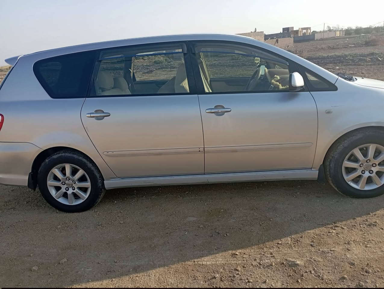 ابسوم للبيع سياره جاهزه كرستال تو ويل مابيها اي نقص باسمي سنويه ل 27 مكان السياره  الاصلاح ذي قار ***********
