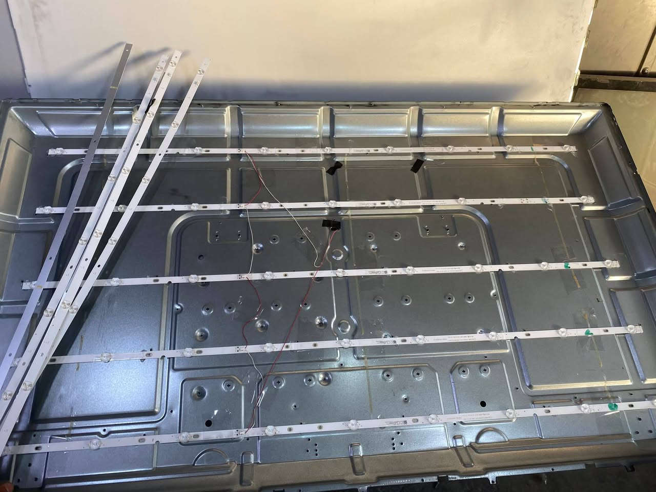 السلام عليكم ورحمة الله وبركاته 🌹
📺 عروض خاصة على صيانة الشاشات ( تبديل لدات)
🔹 العرض لا يشمل الشاشات الكوري والماليزي
💡 تبديل لدات الشاشات: مع ضمان 
▪️ حجم 32 إنج ➜ 20,000 دينار
▪️ حجم 43 إنج ➜ 40,000 دينار
▪️ حجم 50 إنج ➜ 50,000 دينار
▪️ حجم 55 إنج ➜ 60,000 دينار
📍 العنوان: كركوك – القادسية الثانية
📞 للاستفسار: ***********
✨ جودة، سرعة، وأسعار منافسة ✨
