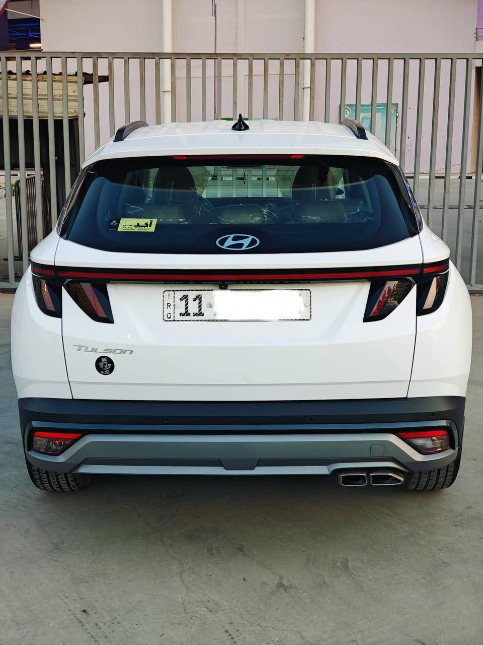 سلام عليكم
هونداي توكسان 
خليجي 
موديل 2025
فول مواصفات 1/1
 الموصفات 
 سعة المحرك 2.0L 
 مرتبط بناقل حركة أوتو 6 نمر
 يبلغ عزم الدوران 192 نيوتن/متر
 عدد AIR BAG 2
 حساسات أمامية 
 حساسات خلفية
 لايت زينون + LED
 كشافات 
 بك لايت LED
 جنطة كهرباء 
كشنات كهرباء 2 
كشنات حار بارد 2
بصمه عدد 2 
 مفتاح التشغيل بصمة
 تشغيل عن بعد  
 دشبول شاشة متصل ❗️❕
 شاشة (Apple Car play - Android Auto)
 كاميرا دوارة
 حركة المقاعد الأمامية كهرباء
 داخل مخمل بيجي
 تتسع المقصورة ل 5 ركاب
 مثبت السرعة Cruise
 المودات والأوامر الصوتية
 أوضاع القيادة  Drive Mode 
 فحص أنظمة السيارة 
 حساسات ضغط اطارات 
 مقود جلد حياكة
 قطعتين تبريد
 هاند بريك بصمة 
 اشارة في المرايا الجانبية
 حجم الاطار 235/55R18
 ويل كب 19
 4 دسك
 اريل نفكيتر 
‏ ABS 
 أوتو هولد - Auto Hold
ايزوفكس - ISOFEX
 نظام مانع الانزلاق
 نظام نزول المنحدرات
ماشيه 22 الف 
 منفذ الطاقة 12v
‏ Bluetooth - USB - Type C
 شاحن هاتف Wairlees
 ماسحة خلفية
 بردات أبواب خلفية
 بردة خلفية  
 قبضات أبواب من الألمنيوم
 تطعيم الدواخل ألمنيوم
بعد بيها هواي موصفات 
رقم بغداد الجديد 
رقم الانكليزي مشروع وطني 
س 228 
مكاني بغداد 
ه‍ ***********
