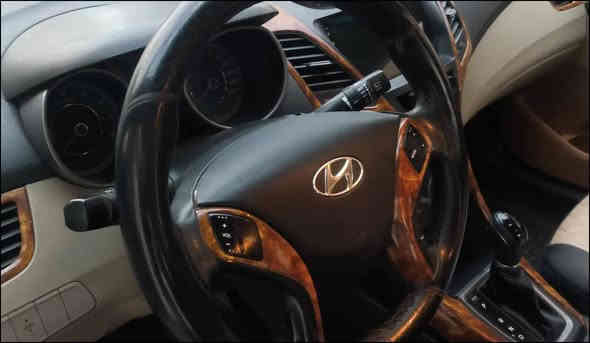 📣 للبيع: هيونداي النترا 2015
✨ المواصفات الرئيسية للسيارة:
الحالة: ممتازة
السنوية و الهزة جديدة 2025
باسمي رقم بغداد
اللون الخارجي: [ازرق]
المحرك: [ 1.6 لتر ] - اقتصادي جداً في استهلاك الوقود.
ناقل الحركة (الجير): أوتوماتيك.
المسافة المقطوعة (العداد): [ 146الف km] 
🌟 أهم المميزات والإضافات:
مكيف هواء بارد وممتاز.
شاشة و كاميرا 
حساسات اطارات
إطارات بحالة جيدة جداً.
بطارية جديدة
صيانة دورية ومنتظمة 
صبغ باب خلف السائق 
💰السعر المطلوب: [ 15,500,000 دينار عراقي ] قابل للتفاوض البسيط 
الموقع: [بغداد/ الدورة]
📞 للتواصل والاستفسار:
 يرجى الاتصال على الرقم: [ *********** ]
