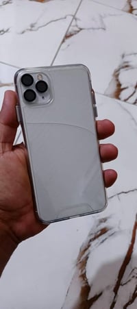آيفون ١١ برو ماكس • ٢٥٦ • بطارية ٧٧٪