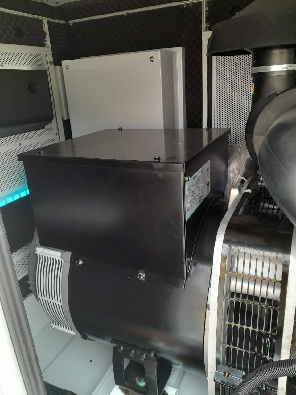 تميز في اختيارك لمولد ⚡بقوة 150KVA من بيركنز الإنجليزية،🇬🇧 يتميز بمحرك 6 بستم سوبر جارج وشاشة DSE بريطانية، مع شهادة منشأ. رأس التوليد من ليروي سومير الفرنسية🇨🇵، بغطاء كاتم للصوت من بغداد، سوبر سايلنت 90/100، ويأتي مع خزان داخلي بسعة 120 لتر. 

# ضمان لمدة سنة واحدة أو 1000 ساعة عمل (حقيقية)
# توصيل مجاني داخل بغداد
# للاستفسار والحجز يرجى الاتصال على:
*********** 📞
***********📞

# العنوان: الكرادة، ساحة التحريات، مقابل مسبح الأرثوذكس
# الأحجام المتوفرة تتراوح من 20KVA إلى 1000KVA
