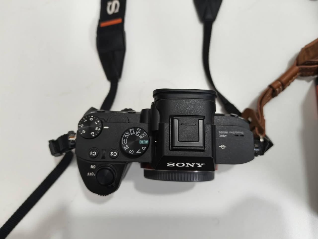 معدات تصوير كامله للبيع
Sony a7iii بدي

نظافه ١٠٠٪ 

شترها ٤٨ فقط استعمال شخصي

ملحقاتها تجي بطاريه +  شاحنه + حزام كيبيلات مثل الصور

.... ......

 

عدسه سوني فئة G 

Fe 24- 105 mm , f4 

 ..... 

اضاءه godox sz 200 bi 

القدرة (Output Power): 200 واط.  

​درجة حرارة اللون (CCT): متغيرة من 2800K (إضاءة دافئة/صفراء) إلى 6500K (إضاءة نهارية باردة).  

​ميزة الزووم (Zoomable): تسمح بتغيير زاوية انتشار الضوء من 20° (مركزة/Spot) إلى 65° (منتشرة/Flood) عبر قرص تحكم يدوي.

... ..... 

ستاند كاميرا و ستاند الاضاءه

بالاضافه الى سوفت بوكس 

السعر خاص 

مكاني بغداد الغزاليه لا يوجد توصيل

الاستفسار واتساب ***********
