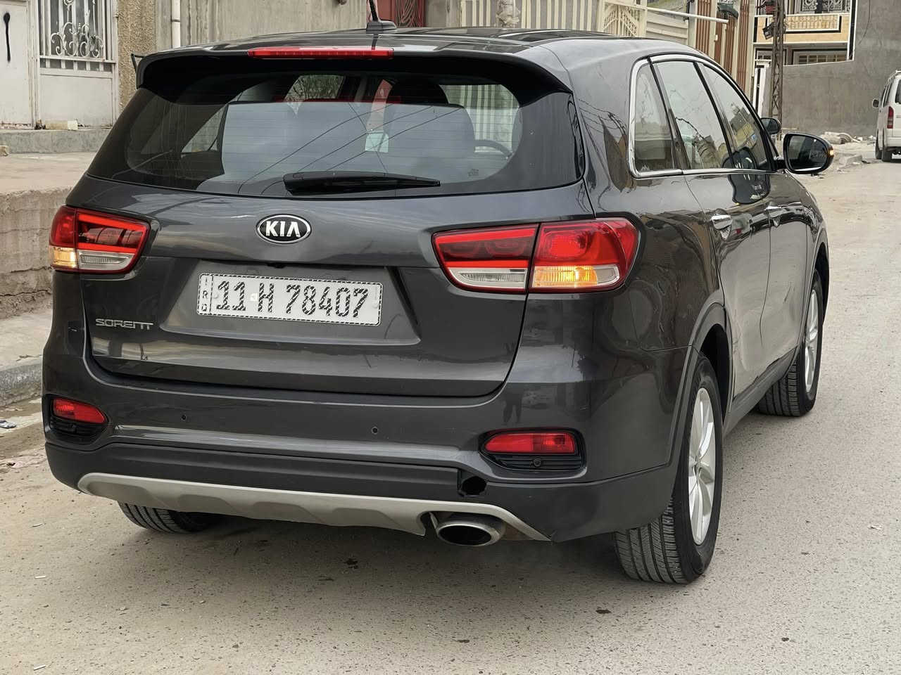 🚗 سورنتو 2019 🚗 شكل ال 20
لون فيلي كولش حلو ✨ | نص فول
🔹 سيارة جديدة  كولش
🔹 بچم بدون حادث نهائياً
🔹 حادث صندوق  (الصور موجودة بالمنشور)
🔹 جاهزة وما بيها أي نقص
⚙️ المواصفات:
• محرك 2400 GDI
• 7 ركاب
• وضعيات قيادة: ECO / NORMAL / SPORT / SMART
• مرايا كهرباء + إشارات بالمراي
• حساسات أمامية وخلفية
• شاشة + كاميرا
• تحكم بالستيرن + مثبت سرعة
• لايت + بك لايت LED
📍 الموقع: بغداد – البلديات
📄 رقم بغداد دولي
🚘 الممشى: 70 ألف
💰 السعر: 165
📞 للاستفسار:
***********
0️⃣7️⃣7️⃣7️⃣9️⃣8️⃣8️⃣6️⃣8️⃣3️⃣4️⃣
