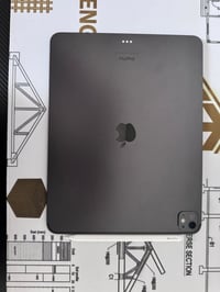 آيباد برو M4 • ١٣ بوصة • قلم Apple Pencil Pro