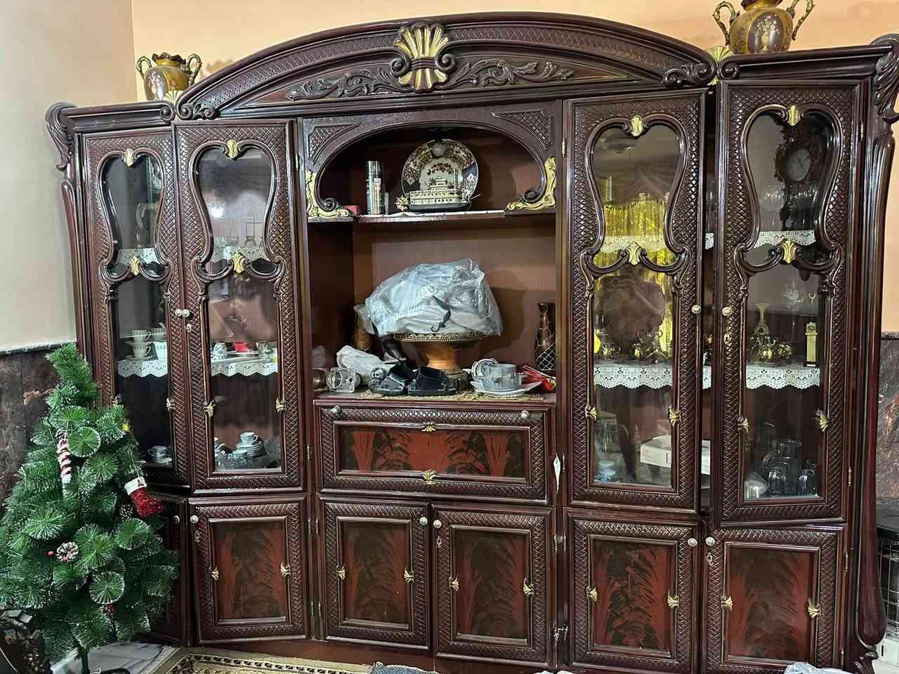 تخم قنفات للبيع معه طبلات و ميز تلفزيون و بوفية
***********
يحتوي على واتساب و رصيد
