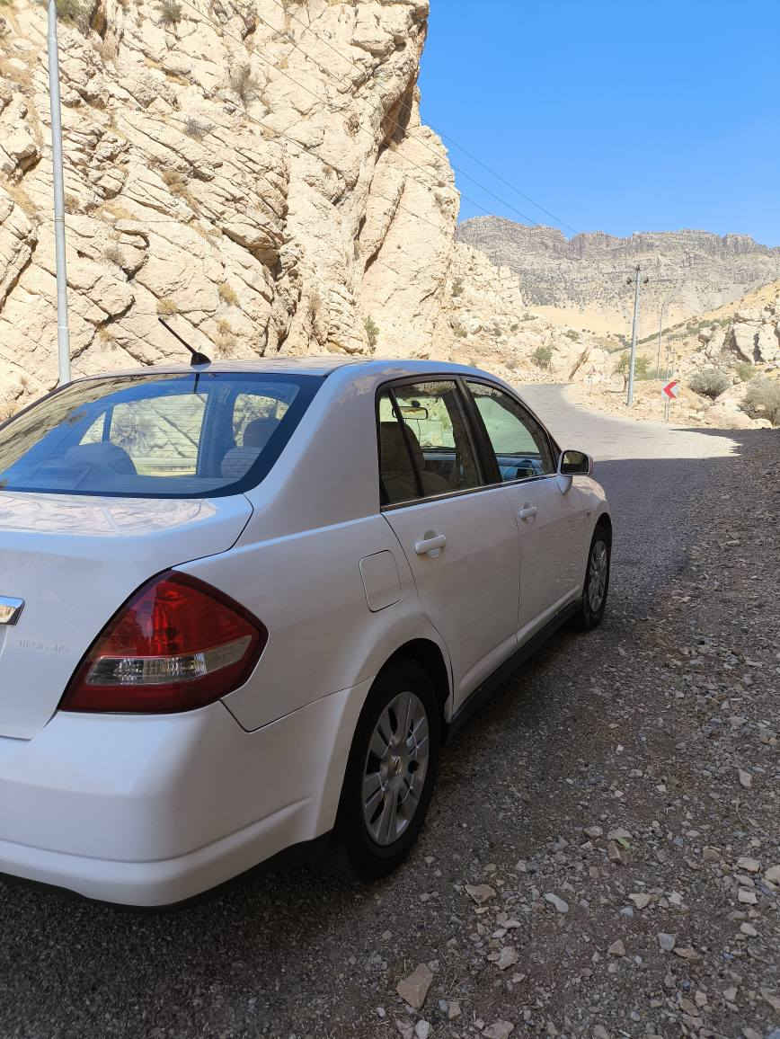 نیسان تیدا ٢٠٠٧ سپی گێڕ ئۆتۆماتیك، گێڕ و مەکینە و تەبرید ساردوگەرم بەشەرت، هەزەی تازەیە سەنەوی تازەیە تا ٢٠٣٠ بەناوی خۆمە، پێنج پارچە و نیوی بۆیاخە تەنها پێشی لای سایەق کەمێکی گرتووە، سەیارەکە کامل مەسرەفی بۆ کراوە، نرخی ٧٦ گەڵا قفڵ، ***********. السليمانية, العراق
