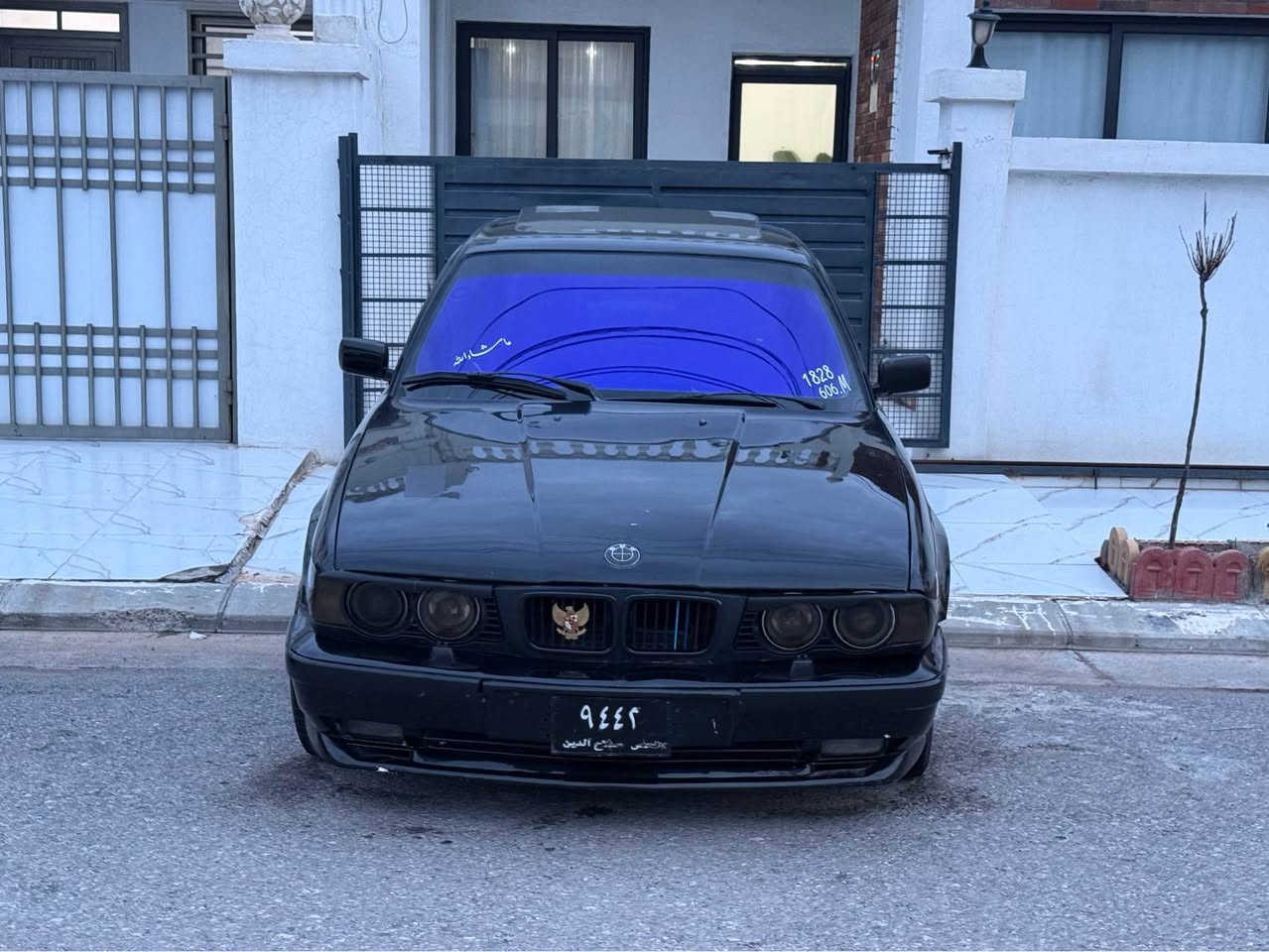 سەرەتا بەناوی خوای گەورە 
bmw 525 عادی
رەنگی رەشی قەتران بیدەعمو لێدرانە سەیارەکە چەکوچی بەر نەکەوتوە نەعجومی نیە سەیارەکە ئارمی هەلیرە ئارمو ئەوەلیاتی بەشەرتە ئەسلیە بوخارو دوکەلی نیە تازە رۆنی گیرو مەکینەو ئەکسلم گۆریوە تەقەو ڕەقەی نیە شوختی نیە فولل فولەە ٤ جام کارەبایە سلایدە ناوخورفە فۆرمیکایە تاقموەیاری مەزبوتە بەگلایتو شتی هەموو مەزبوتە سەیارەکە هی ماڵە هی مەحرەز نیە کاملل مەسروفە  سیستەم ئیمپیفایەری بۆبەستراوە هەموو سەماحەکانی مارکەیەوە تازە بۆم بەستاوە بۆ حەیب مەگەری گیرو مەکینەو ئەکسلی بەشەرتە ماشللە ٥٢٥ وا بەقوتو جوان کەم ماوە 
رەقەم ئاسیا ***********
کۆرەک***********
گەر مشتەری نیت بیزارمان مەکە رانية, السليمانية
