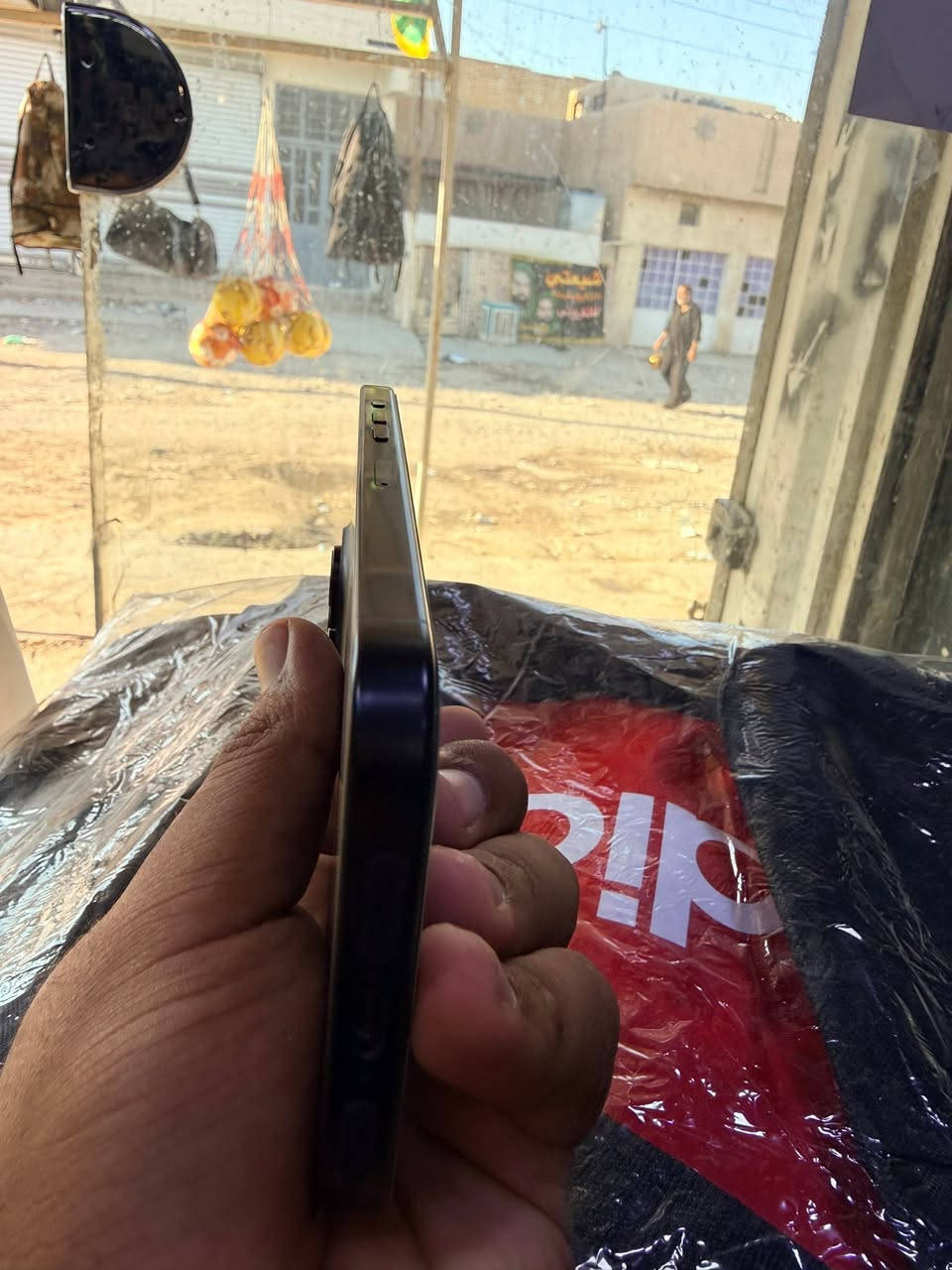 إيفون  16 برو ماكس
ذاكره 256 

بطاريه 93 

النظافة 95 ٪؜

العنوان  بغداد التاجي 

السعر 1350 

***********
