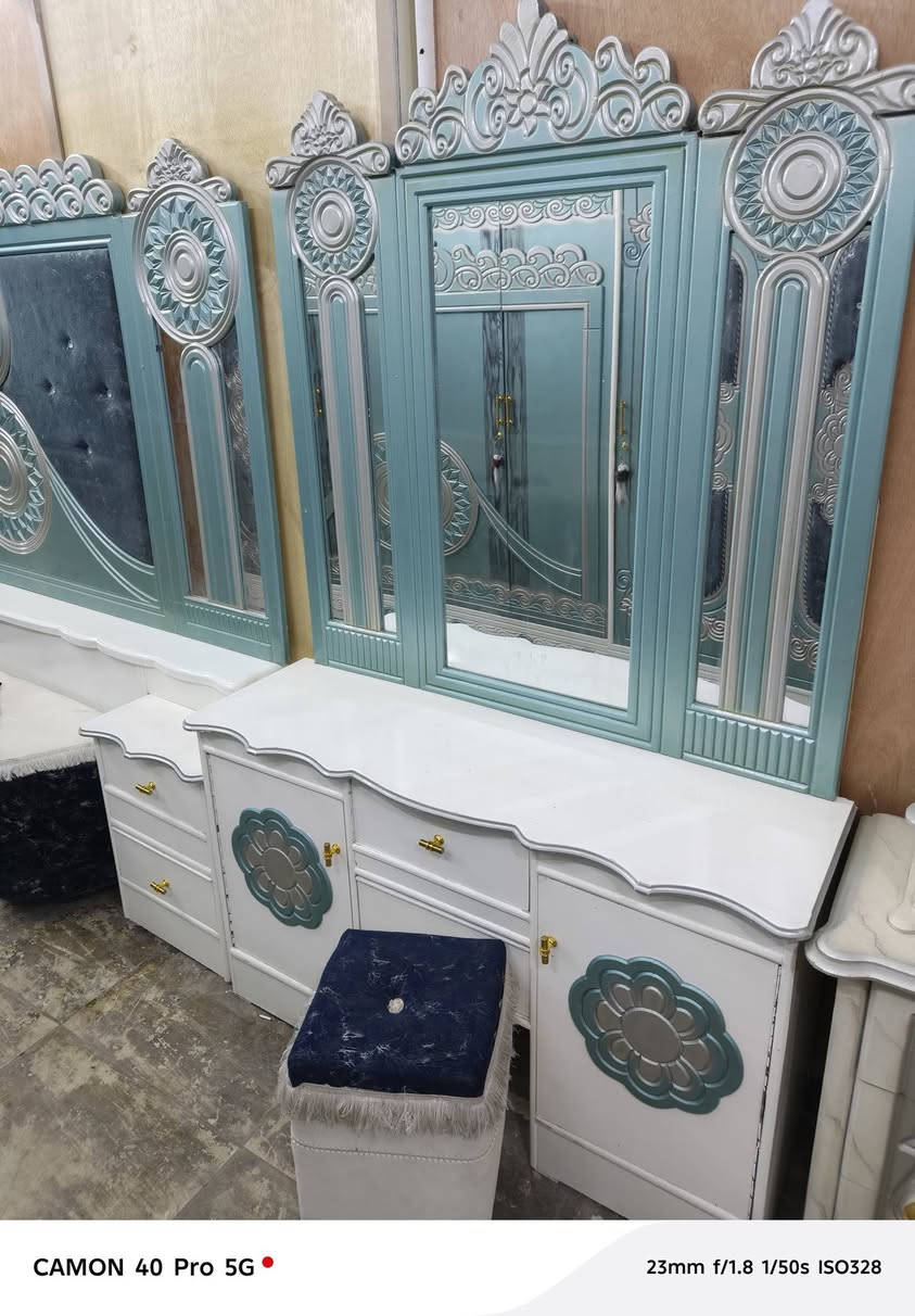 غرفة ٦باب أخت الجديدة اي ضرر مابيها نضافتها 95/100 موديل تركي شغل عراقي صبغ حراري زاوية كنتورية برتفاع الكنتور مكان بغداد فلكة حي النصر سعر ٧٥٠ ***********
