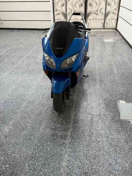 فورزة 0 /9 للبيع كرستال عمية بلادي منضومة زنون حساس ستان مكينة ناعمة كهربائية كلها شغالة تجوة نيكل عالية شلعة ومعدل أورق كاملة دراجة اي نقص ما .. بغداد مدينه الصدر سعرها مليون ***********
