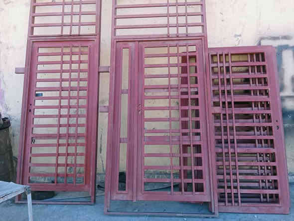 لشبابيك البيع في 2في 2ونص بيبان البيع في كوت سياسين رقم ***********
