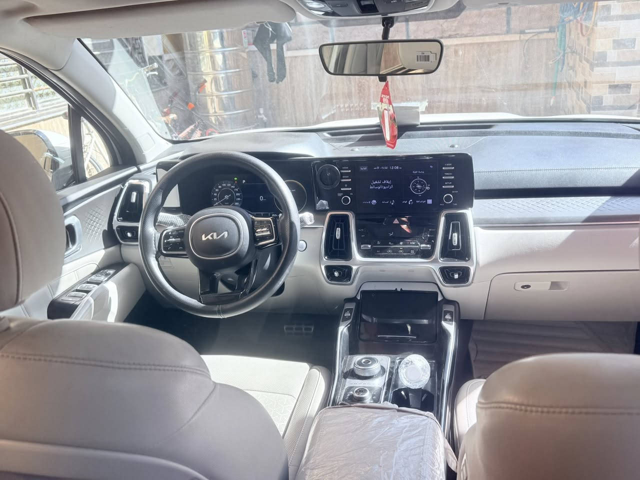 السلام عليكم من رخصة الادمن
سورنتو 2022 خليجية كويتية فول الفول
اربع كامرات كامره محيطة 
كشنات جلد وكهرباء امامي وخلفي
كشنات تبريد وتدفئة 
مواصفات الكويتي فول للأخير 
ماشيه 54 جديده كلش بيها كم رصعه 
مكان السيارة بغداد الكماليه 
السعر 290 بيها مجال بسيط 
***********
