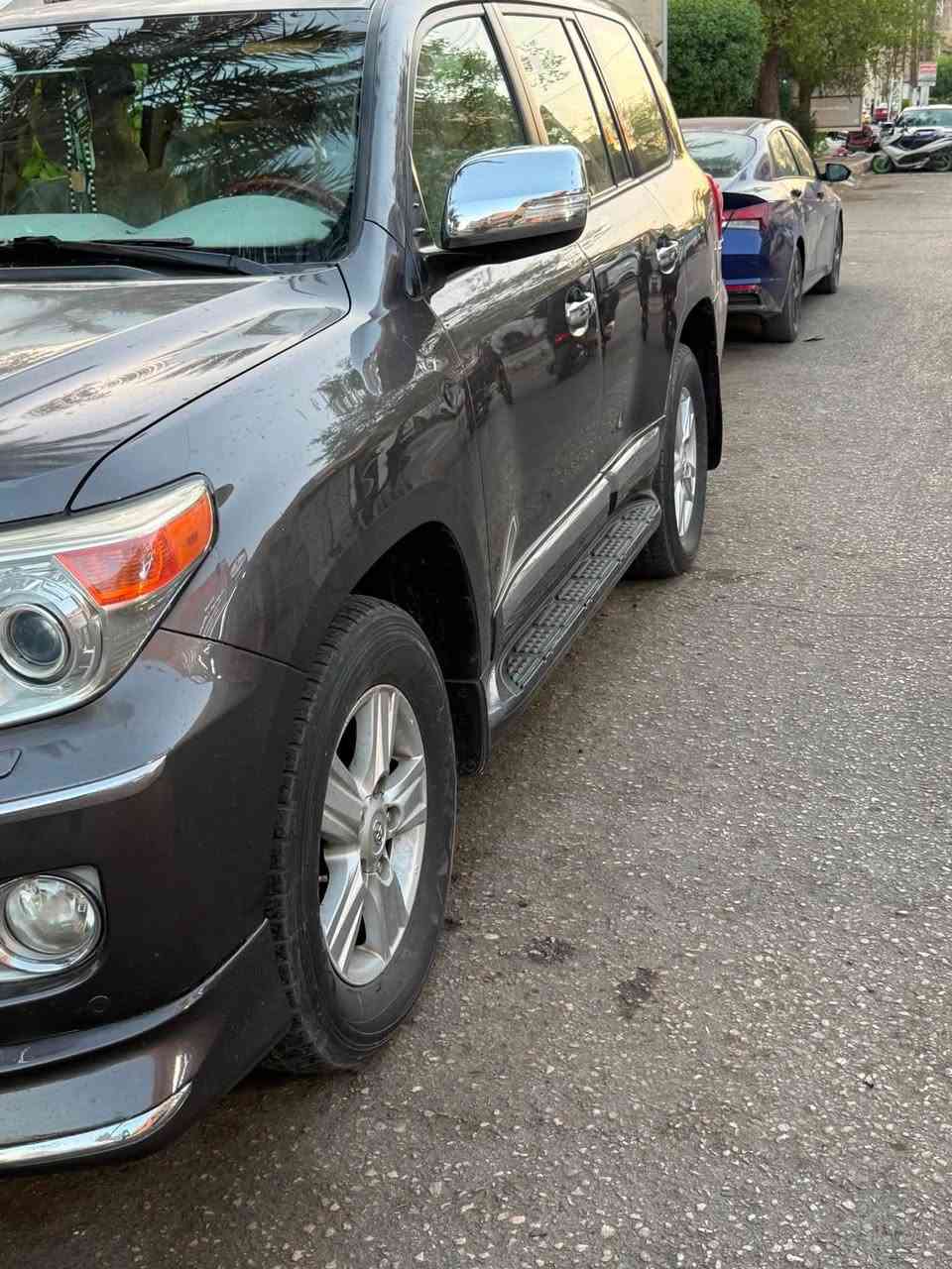 🤝السلام عليكم للبيع 
🚙تيوتا لاندكروز بريم 
موديل 2014 
مكينه V6
ماشيه 149KM 
 سياره مكفوله كفاله من الصبغ   بيها جراد شي بسيط مو هواي بالقماره 
مواصفات سياره 🚗
 فتحه 
شاشه 
تحكمات أنا فول
كشنات كهرباء 
مواصفات البريم  معروفه 
السعر 350 💸💵ورقه وبيها مجال
📍المكان الكرخ 
الاتصال ☎️هـ***********
