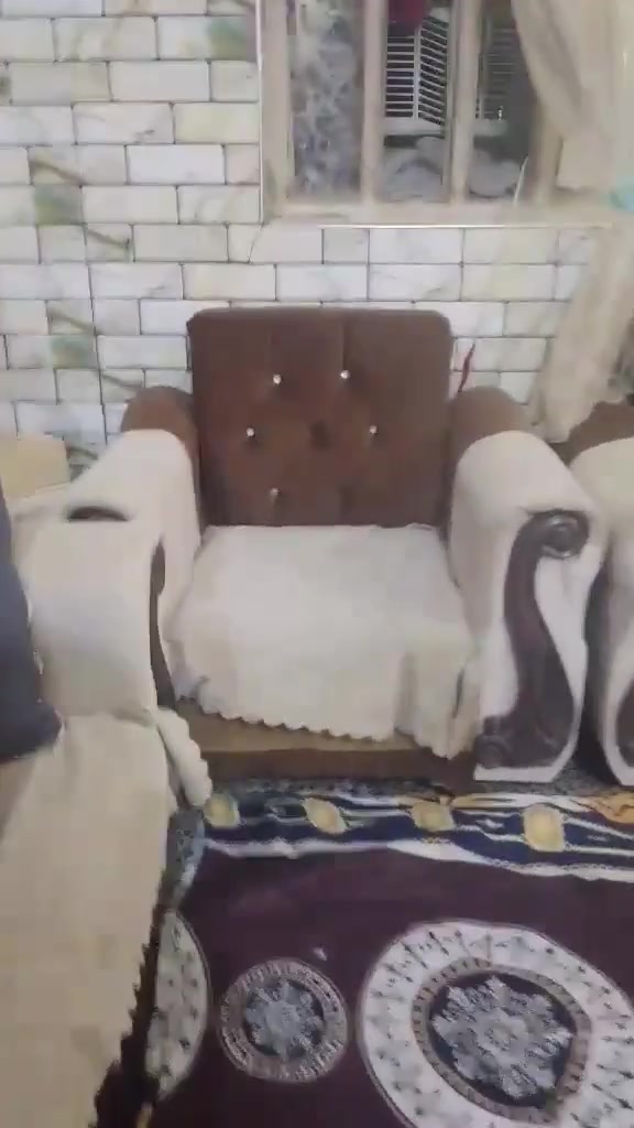 تخم نظيف 10 مقاعد ب 175 
مكانة حلة طهمازية


**إذا كنت صاحب هذا الإعلان وتريد حذفه لأي سبب، رجاءا أرسل رسالة إلى الدعم الفني**