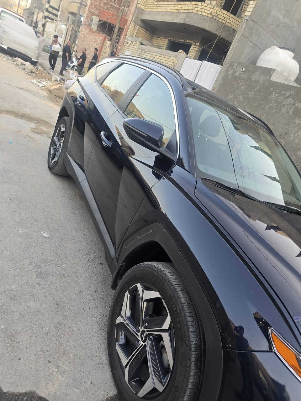 سلام عليكم
توسان مديل ٢٢ 
هايبرد فول مواصفات 
حادث بدون صبغ ضرر بسيط بلبنيد ومصلح نفسه 
الون نيلي 
سياره جديده شكد متصور 
للبيع او مراوس 
مكاني بغداد 
رقم الهاتف ***********
