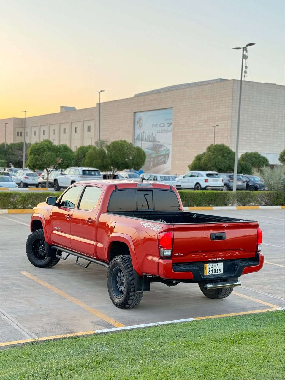 تيؤتا تاكؤما مؤديل 2019 TRD
ره نگى قسى فول  مواسه فات
به س جلد نيه شاشه يه كاميرا 
گير تؤماتيك گوشين هيته ره به سمه
سلايد ڤؤليؤم ده بل ئه كسل AUD
تعديل سورعه تبريد لمس شعن كردنه وه ى
مؤبايل لايد ليد بؤدى دريژ زؤر مواسه فاتى تر
سه ياره كه نيو ده رگاى بؤياغه به بئ أيرباگ 
سه ياره كه تايه و ده بله كانى كامل ده سكارى
امريكايه بؤ ئؤفرؤد  باقى ده عامى بؤ ده عامى 
به شه رت  / سعر  ٢٣٥   💵
***********  / ☎️ أربيل, العراق
