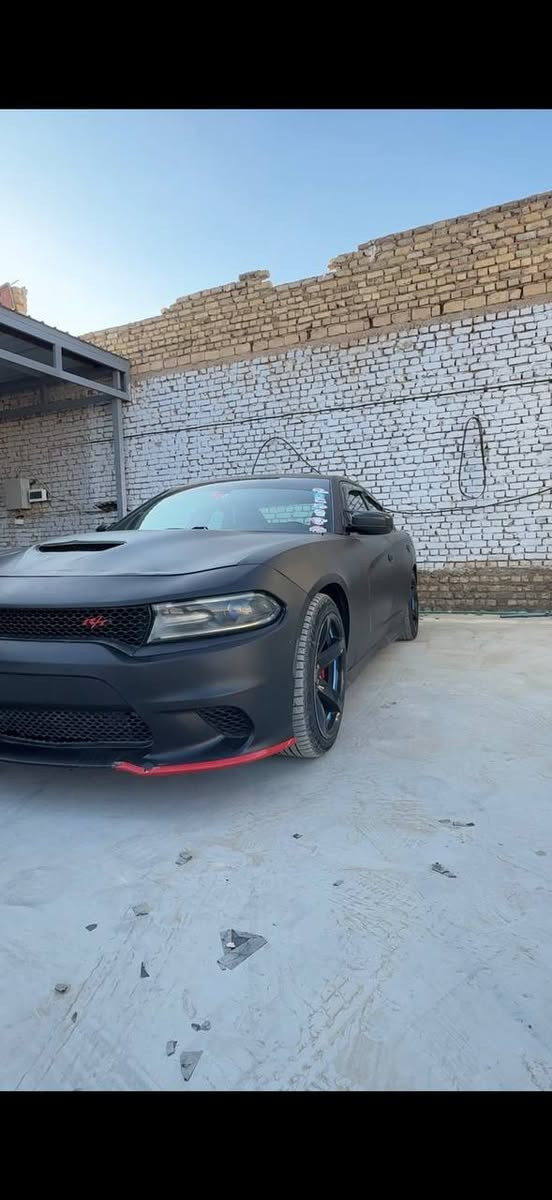 سلام عليكم جارجر موديل 16اصل ارتي حادث سرقة بدون دواخل جملغين وباب سايق بدون حادث برمجة شوته رياضي دركة فورجي اكصل قفل هواي بيه شغلات تعديل على مكينه مكان ميسان سعر 185وببه مجال قليل سياره بسمي سنويه جديده ***********
