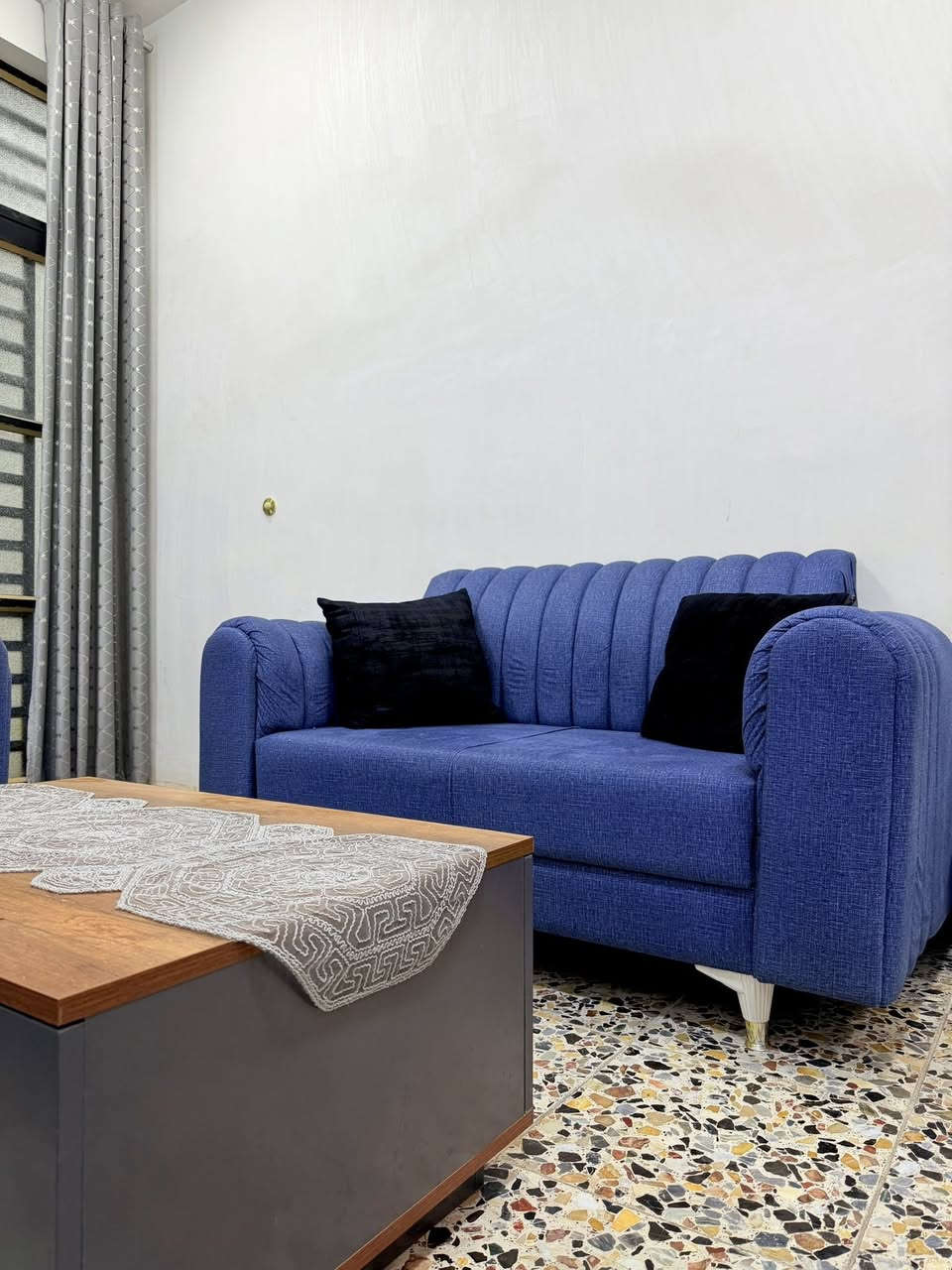 قنفه مقعدين + طبله وسطيه
للبيع قنفه جديدة غير مستخدمة مقعدين 
+ طبله وسطية 75-90 
قيم واخذ حق الله 

مكاني بغداد الحرية 
واتساب✅

***********
