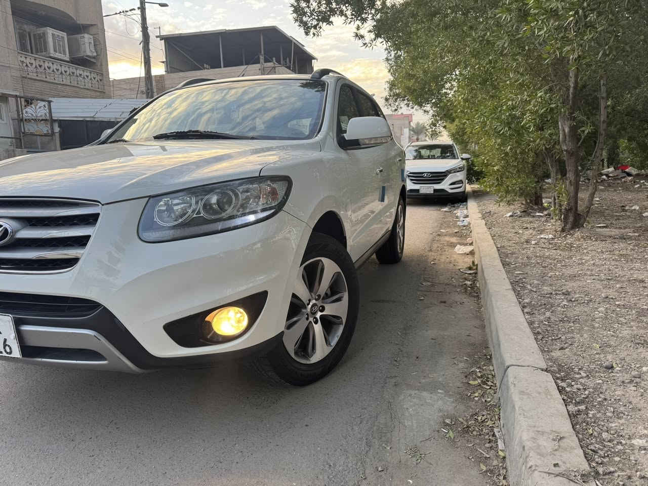 السلام عليكم
سنتافي موديل 12 مكفوله كفاله عام صبغ وبارد ومكرك 6 سلندر حته الدعاميات بلاد
ماشيه 66 الف
فول مواصفات بصمه وفتحه 
وفور ويل ثلاث قطع تبريد
داخل جلد
العنوان بغداد حي القاهره
هاتف ***********
