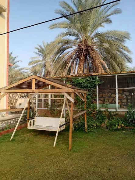 🔴🔴.....بيت للبيع بيت للبيع
مساحه الكليه 650متر 
مساحه البناء 167متر 
صاله 4×7.5
مطبخ 4×6
هول 4×10
غرفه نوم 4×7.5
غرفه 4×6
غرفه 4×5 عدد 4
مجمع صحيات داخلي عدد 2
مجمع صحيات خارجي 
كل مجمعات بيهن غربي
جلسه عربيه مطله على حديقه 3×3
محميه طيور 3×6
160متر حديقه 
داخل محله العتايج قرب بيت ام جمال الوكيله ستفسار اتصل على رقم 
***********
