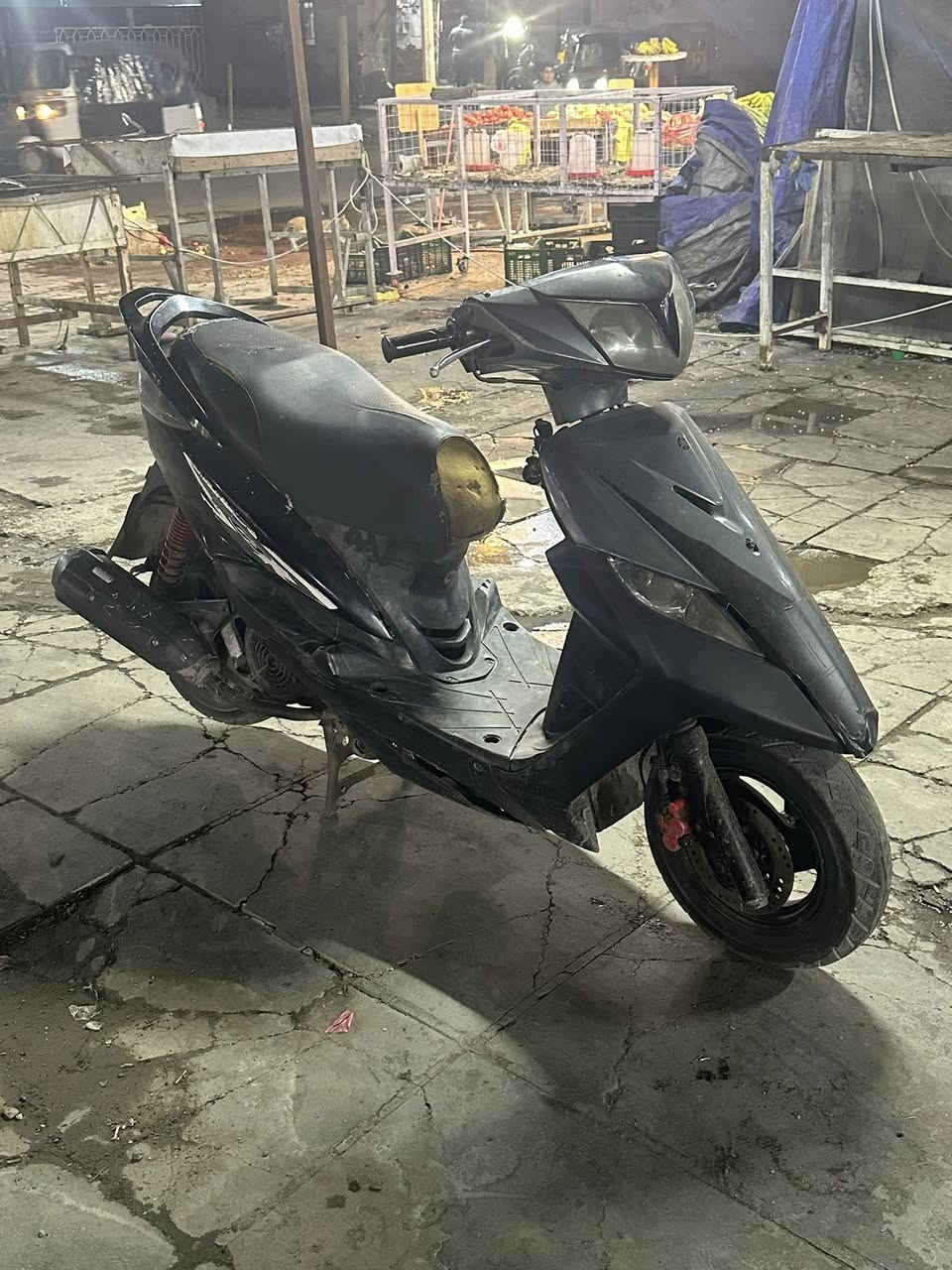 سلام عليكم دراجه ثعلب  كلشي شغال بيها ستان تعليك قفل ركبه اشاير  هورن  بيها دخانه لاستيك ولف عنوان بغداد شعله ***********
