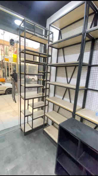 ‏ديكور محل يصلح محل كوزمتيك أو محل أسواق
*********** عمارة
